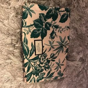 Beautiful makeup storage pouch GUCCI